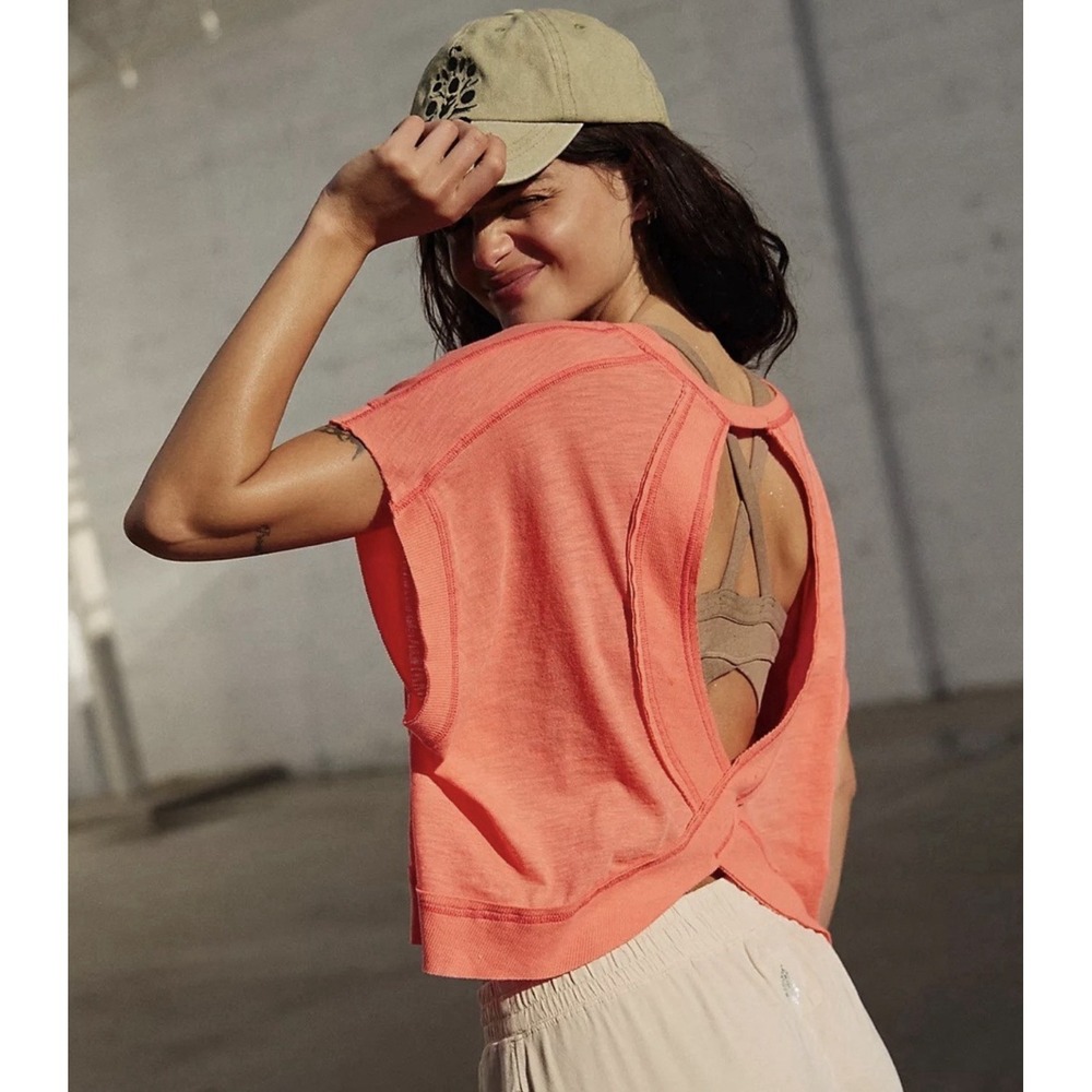 New Free People Movement My Time Tee Workout Shirt XS XSmall Peach Melon